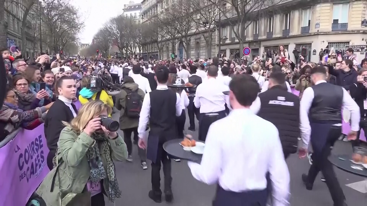 Cursa ospătarilor din Paris 2024