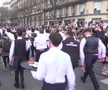 Cursa ospătarilor a revenit la Paris după 13 ani FOTO: 
Associated Press