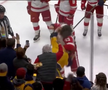 Filip Forsberg (Nashville Predators) și Moritz Seider (Detroit Red Wings) FOTO: captură video