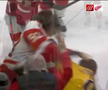 Filip Forsberg (Nashville Predators) și Moritz Seider (Detroit Red Wings) FOTO: captură video