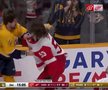 Filip Forsberg (Nashville Predators) și Moritz Seider (Detroit Red Wings) FOTO: captură video