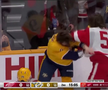 Filip Forsberg (Nashville Predators) și Moritz Seider (Detroit Red Wings) FOTO: captură video