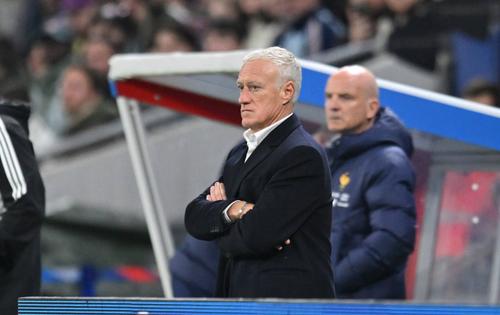 Didier Deschamps nu și-a ascuns preocuparea în timpul amicalului cu Germania / Foto: Imago