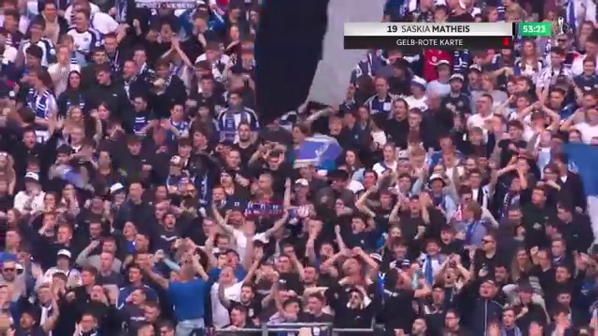 Record de spectatori în fotbalul feminin: 57.000 de fani la semifinala istorică Hamburg – Werder Bremen