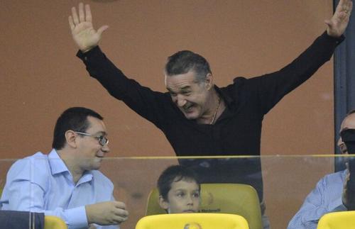 Florin Taplan, juristul celor de la CSA Steaua, a postat un pesaj în care l-a „înțepat” pe Victor Ponta, după ce politicianul s-a implicat din nou în războiul pentru identitate pe care „militarii” îl duc de mai bine de 10 ani cu FCSB.