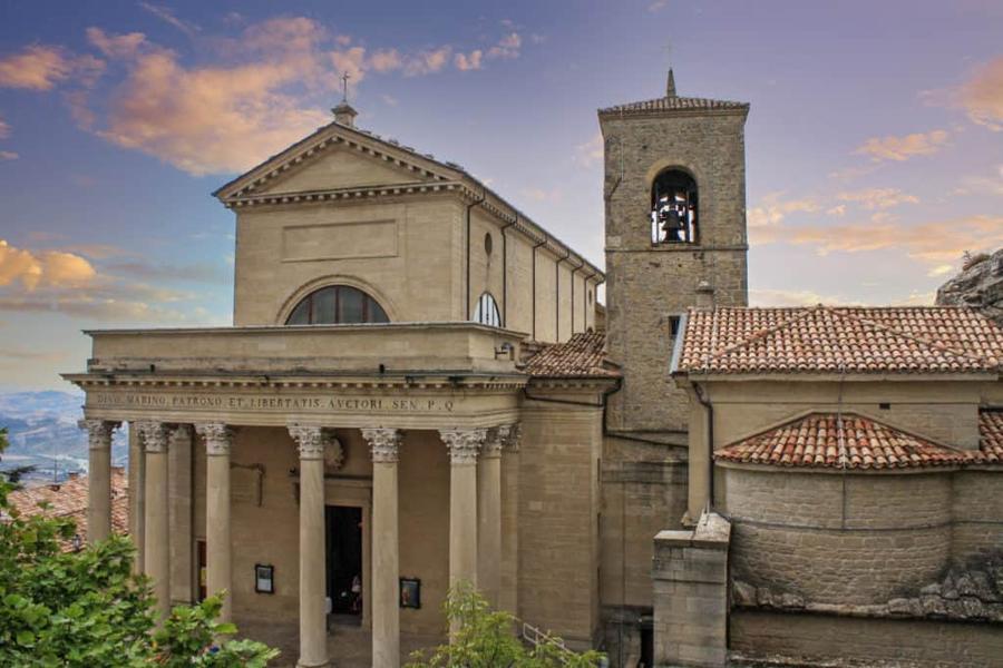 Pâinea la juma' de preț, taxiul dublu » Cum se trăiește în San Marino: prețuri peste România la restaurante, internet și chirii + 15 lucruri inedite despre microstatul fără armată