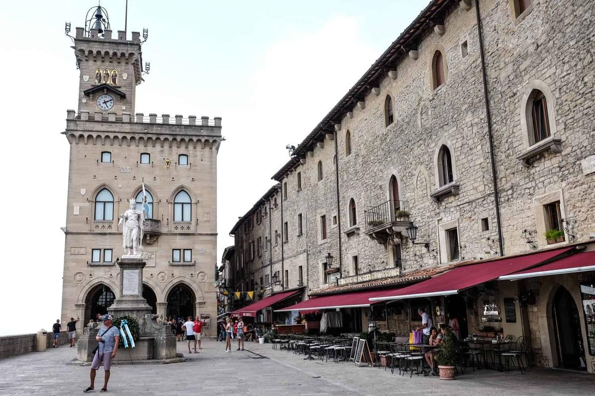 Pâinea la juma' de preț, taxiul dublu » Cum se trăiește în San Marino: prețuri peste România la restaurante, internet și chirii + 15 lucruri inedite despre microstatul fără armată
