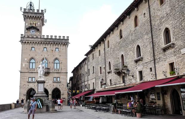 Pâinea la juma' de preț, taxiul dublu » Cum se trăiește în San Marino: prețuri peste România la restaurante, internet și chirii + 15 lucruri inedite despre microstatul fără armată
