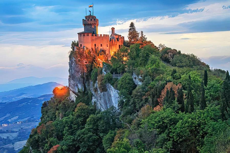 Pâinea la juma' de preț, taxiul dublu » Cum se trăiește în San Marino: prețuri peste România la restaurante, internet și chirii + 15 lucruri inedite despre microstatul fără armată