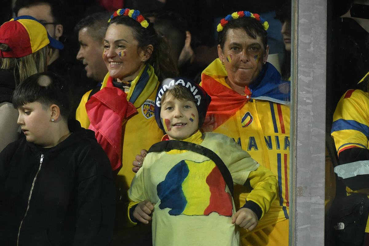 Ce s-a întâmplat pe gazon la finalul meciului câștigat de naționala României în San Marino