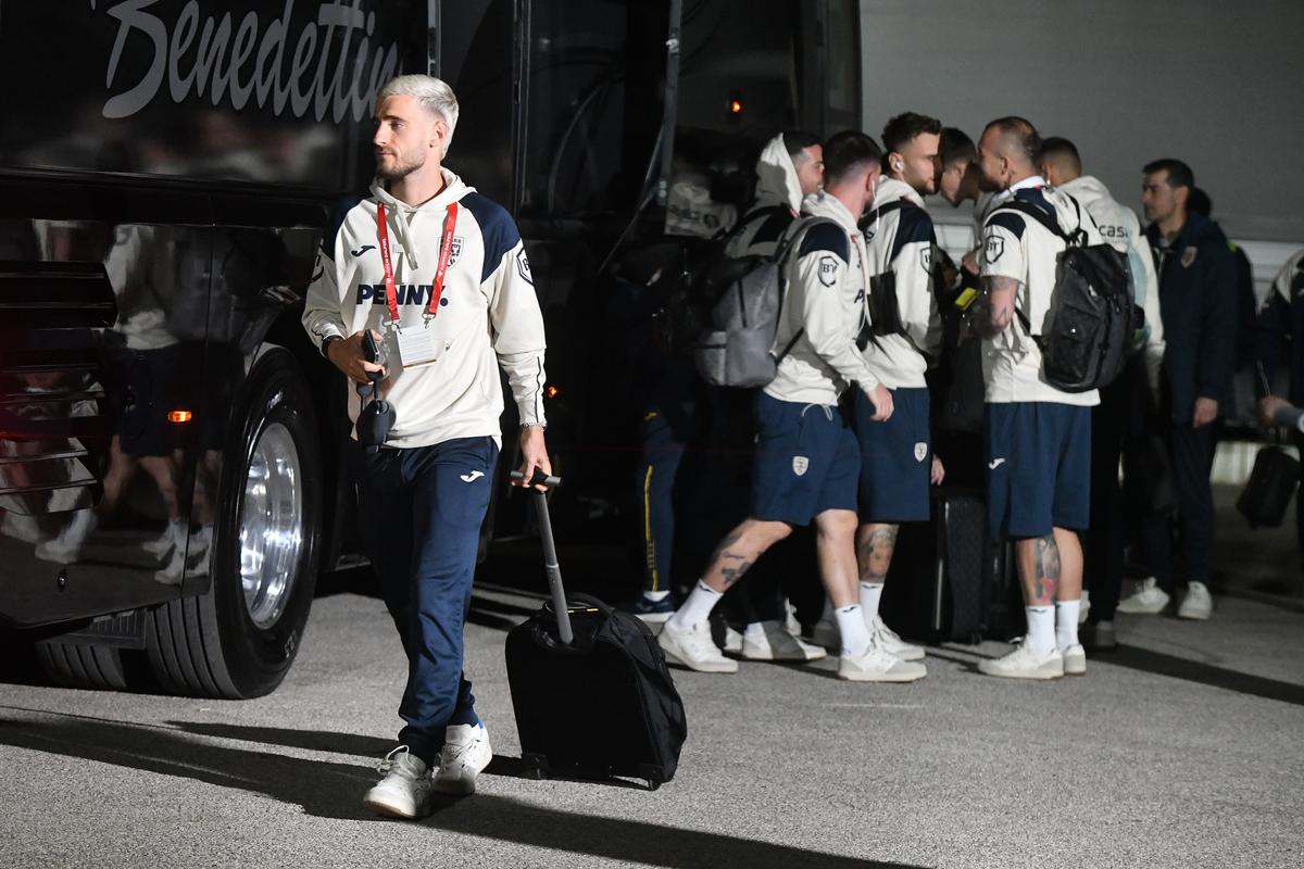 Jucătorii naționalei României au ajuns la stadionul din Serravalle / foto: Cristi Preda (GSP)