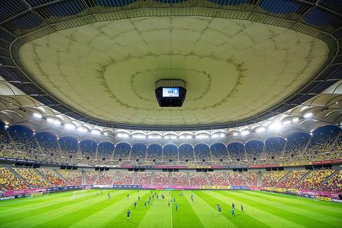 Arena Națională, în unul dintre rarele momente cu acoperișiul tras // foto: Imago Images