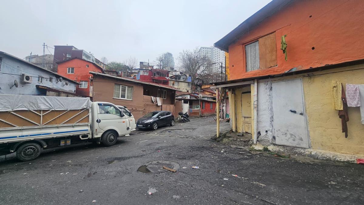 Celălalt Istanbul: partea întunecată a metropolei în care joacă România » Kuștepe, locul în care toți se feresc să intre, inclusiv taximetriștii