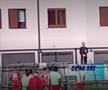 Antrenorul Matteo Ciceri s-a deghizat în preot pentru a fenta suspendarea și a-și conduce echipa pe teren / Foto: X