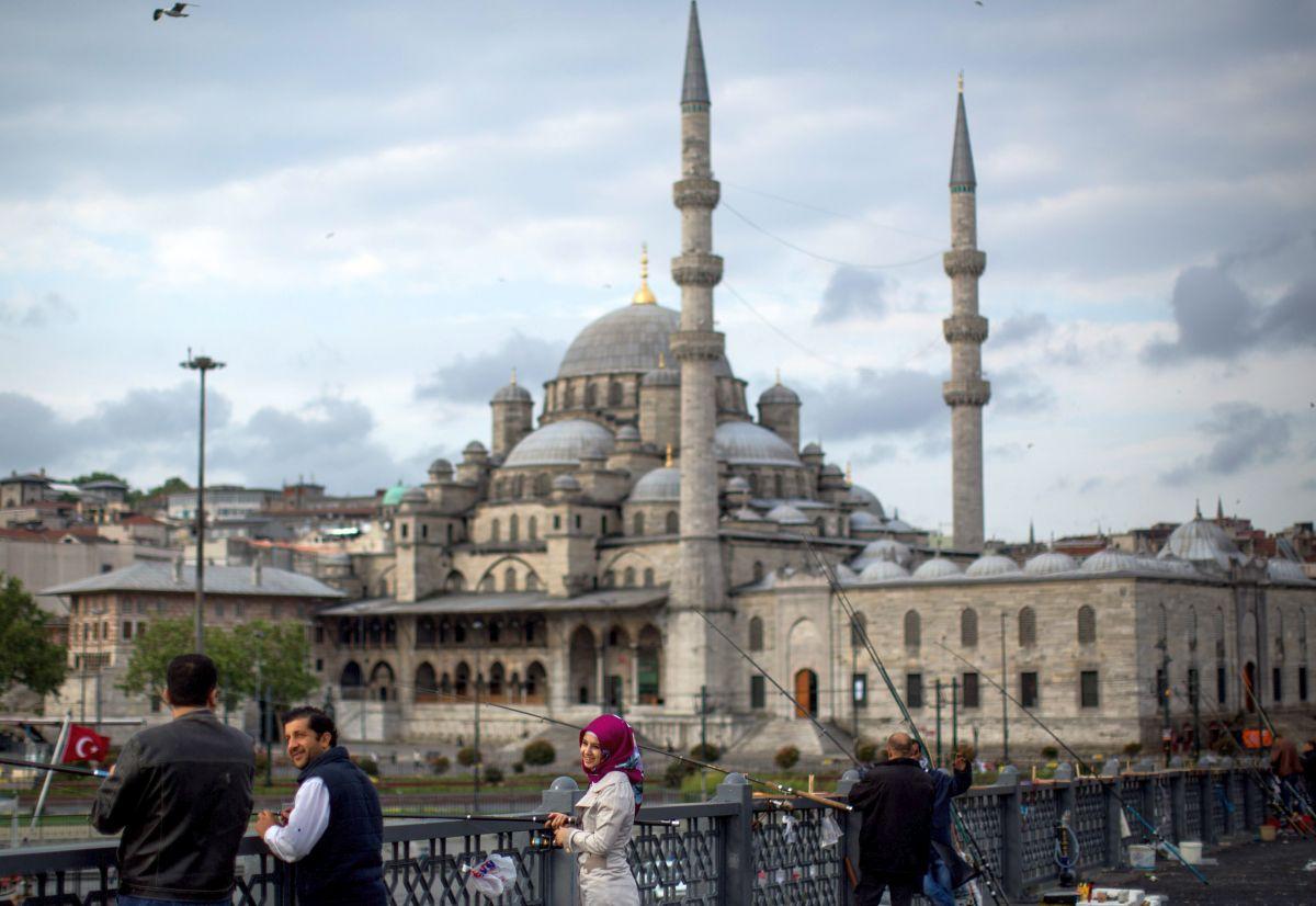 Fir întins! Tradiția care nu moare în Istanbul și celebra piață de pește: „Dacă iei de la alții, nu au intensitate aromatică”
