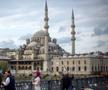 Pescuitul e una dintre activitățile la îndemână pentru localnicii din Istanbul / FOTO: Guliver/Getty Images