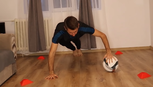 Ciprian Stoica în timpul unui exercițiu cu mingea
