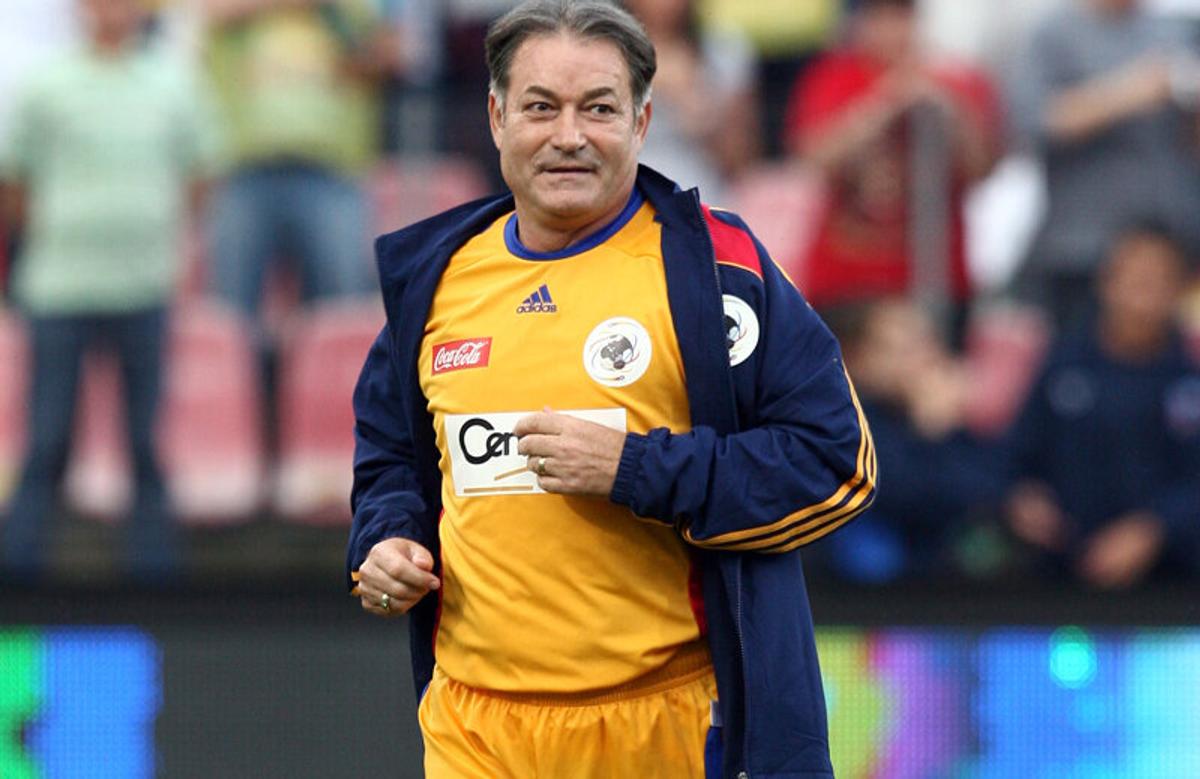 EXCLUSIV Costică Ștefănescu, în 7 amintiri memorabile! Ilie Dumitrescu: „Lecția lui m-a făcut atacantul pe care îl știți” + pe cine alerga cu mașina