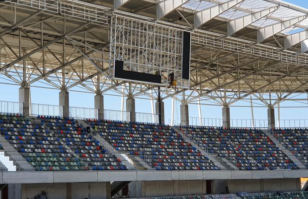 FOTO Imagini de la stadioanele Ghencea, Giulești și Arcul de Triumf: a început montarea tabelei la arena Steaua