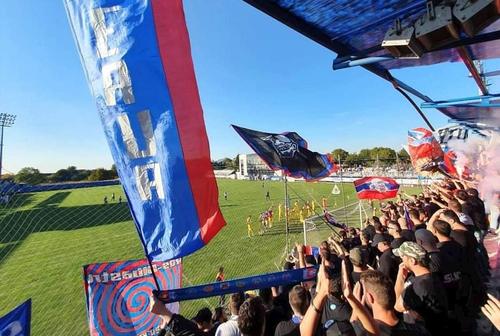 Fanii Stelei rând de Dinamo