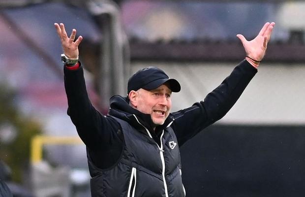 Iordănescu, acuze grave: „Arbitrajul rușinos! Mi-e jenă să vorbesc!”
