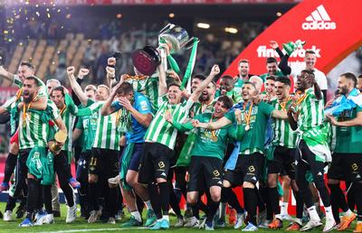 Betis a câștigat Cupa Regelui, primul trofeu după o pauză de 17 ani! Victorie la loviturile de departajare în fața Valenciei