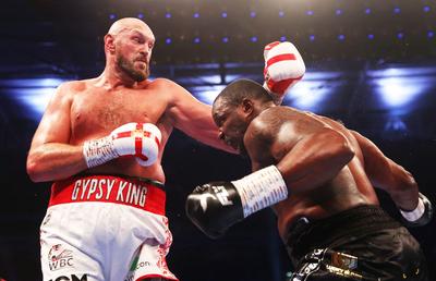 Tyson Fury l-a învins pe Dillian Whyte prin TKO și a anunțat că se retrage din box: „Ce mod de a ieși din scenă!”