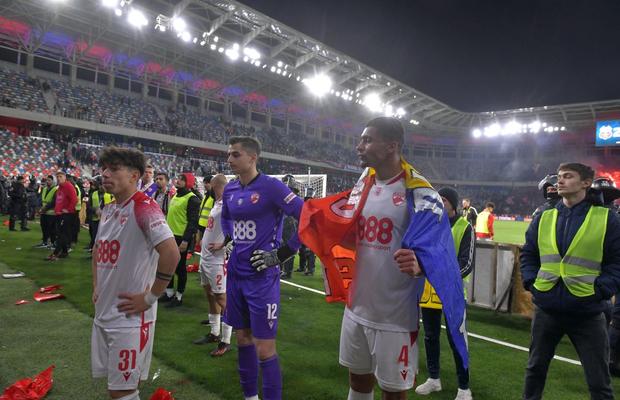 „Gestul fantastic” de la finalul meciului cu Steaua care l-a impresionat pe antrenorul lui Dinamo: „Sincer, m-a mișcat”