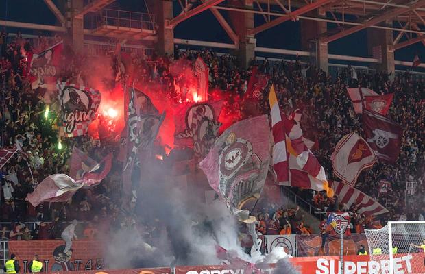 Omagiu pentru Radu Cosașu în Giulești, înainte de Rapid - FCSB: „E limpede că Rapidul a avut un loc special în sufletul său”