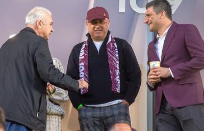 Dan Șucu dezvăluie câți bani au primit rapidiștii după victoria cu FCSB: „Am mărit prima” + Vrea ca jucătorii să refuze banii de la fani: „Sunt prieteni cu Nelu Varga și Rapid ar fi asimilată cu un vagon al unei alte locomotive”
