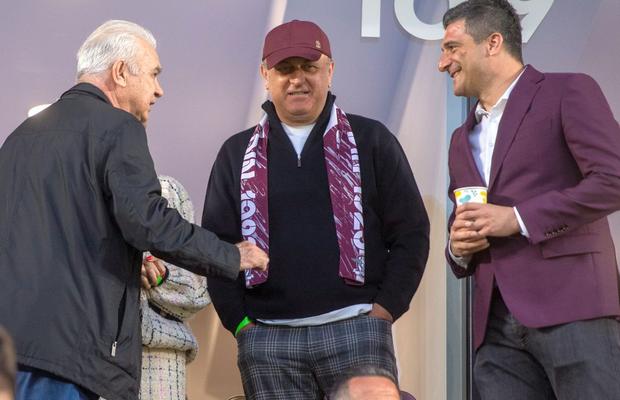 Dan Șucu dezvăluie câți bani au primit rapidiștii după victoria cu FCSB: „Am mărit prima” + Vrea ca jucătorii să refuze banii de la fani: „Sunt prieteni cu Nelu Varga și Rapid ar fi asimilată cu un vagon al unei alte locomotive”