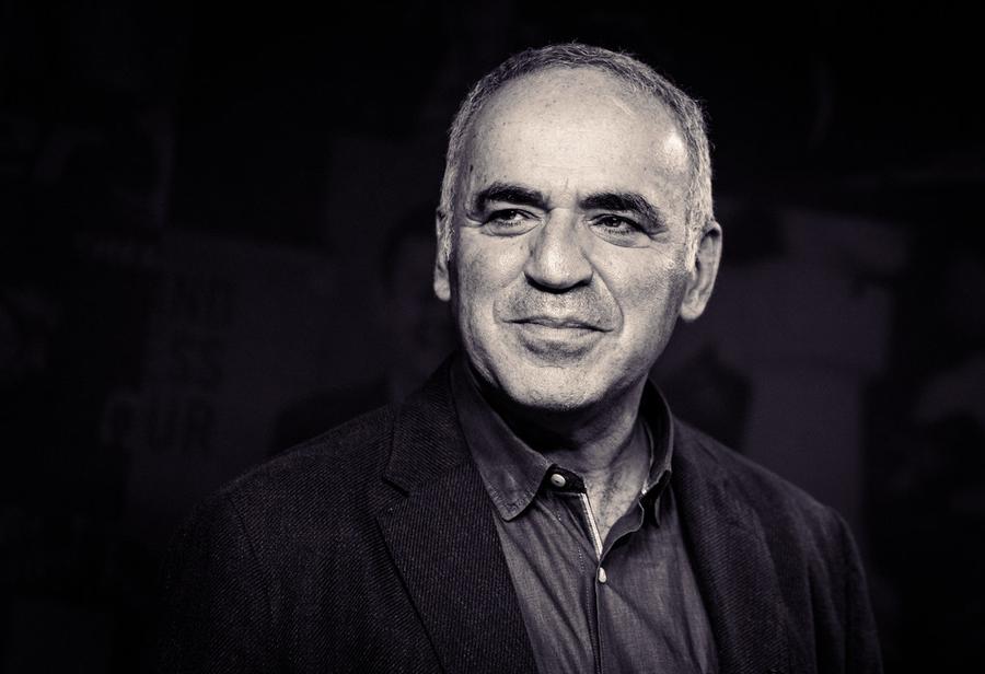 Garry Kasparov Superbet Chess Classic, prima etapă din turneul fondat de marele Garry Kasparov, are loc la București între 5 și 15 mai! Premiile sunt enorme