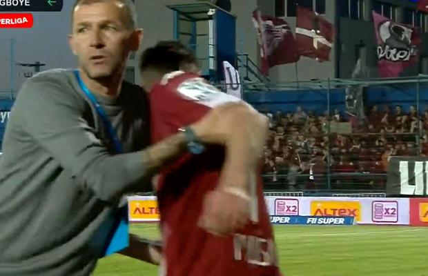 Scene incredibile la Farul - Rapid » L-a împins pe Bogdan Lobonț după ce a fost schimbat
