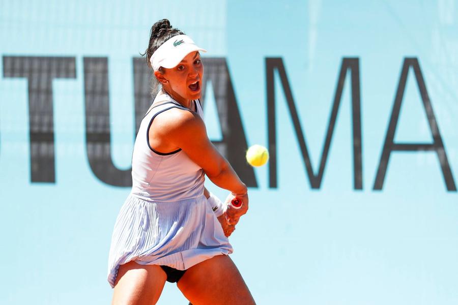 Jaqueline Cristian în acțiune la Madrid Foto: Imago Jaqueline Cristian, revenire superbă la Madrid, cu o serie de 11 game-uri!: „Sunt fericită pentru felul în care am luptat” » Următoarea adversară e o campioană de Grand Slam