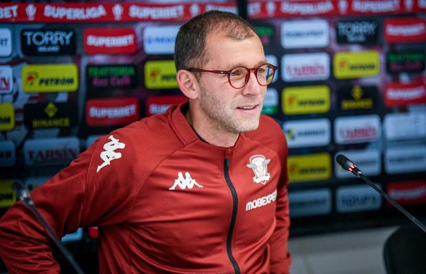 Uluitor! Jucătorul dispărut de la Rapid e titular cu Farul » Deciziile de neînțeles ale lui Lobonț