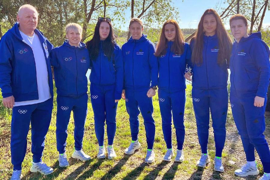 Delegația feminină la Campionatele Europene de Box pentru Seniori si Senioare / Sursă foto. FR Box România și-a asigurat primele medalii la Campionatele Europene de box