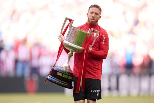 Iker Muniain a ridicat trofeul mult visat / Foto: Imago