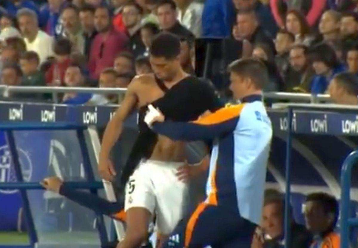 Ce trebuie să facă Jude Bellingham înainte de fiecare meci pentru a evita o pauză de 3 luni » Fanii lui Real Madrid îl roagă să se opereze