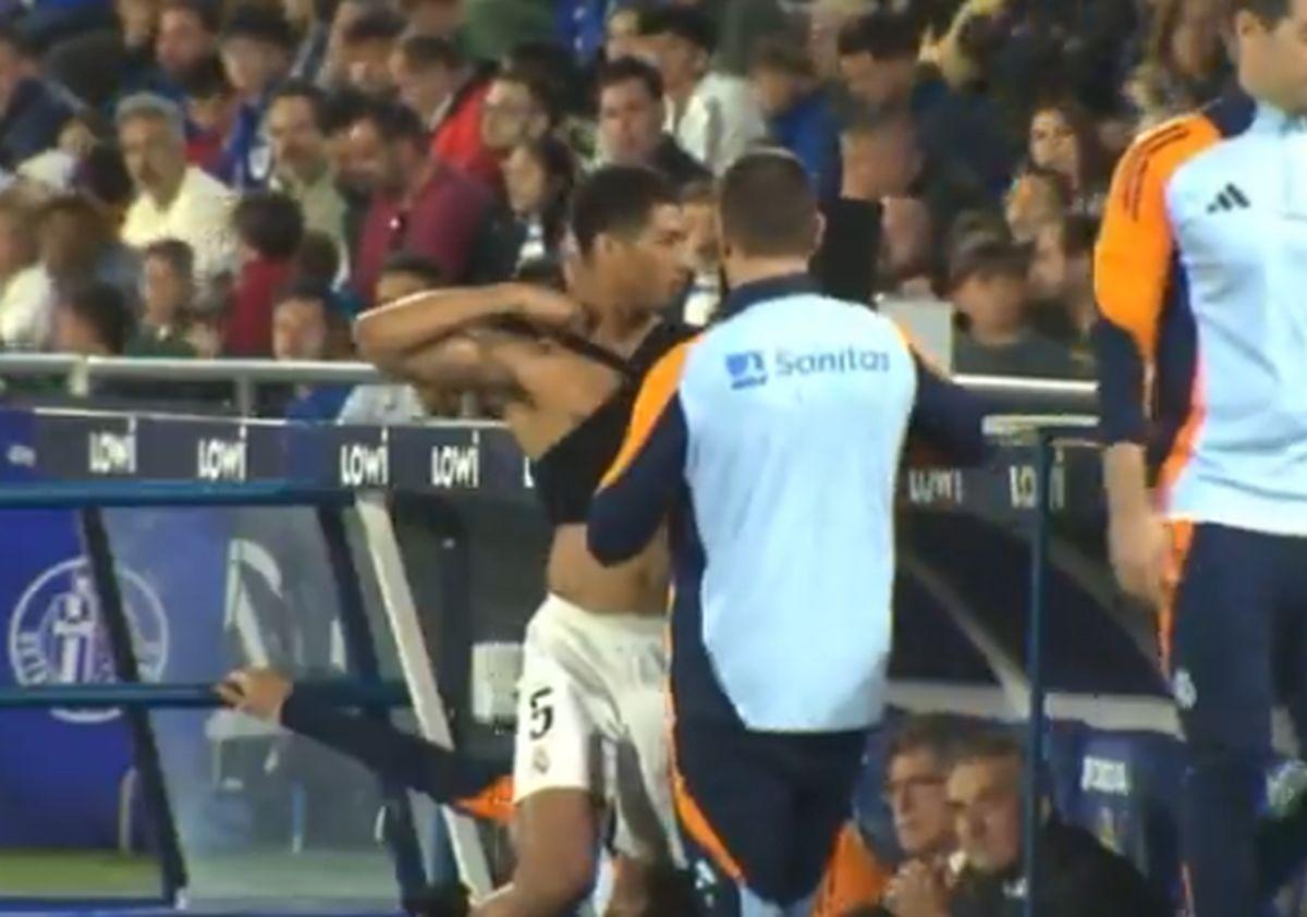 Ce trebuie să facă Jude Bellingham înainte de fiecare meci pentru a evita o pauză de 3 luni » Fanii lui Real Madrid îl roagă să se opereze