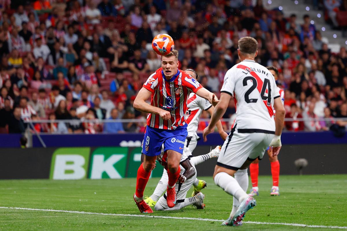 Atletico Madrid n-a stat la discuții cu Rayo Vallecano » Meci de coșmar pentru echipa lui Andrei Rațiu. Cum s-a descurcat românul