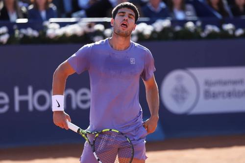 Carlos Alcaraz ratează Madridul, după accidentarea de la Barcelona Foto: Imago Images