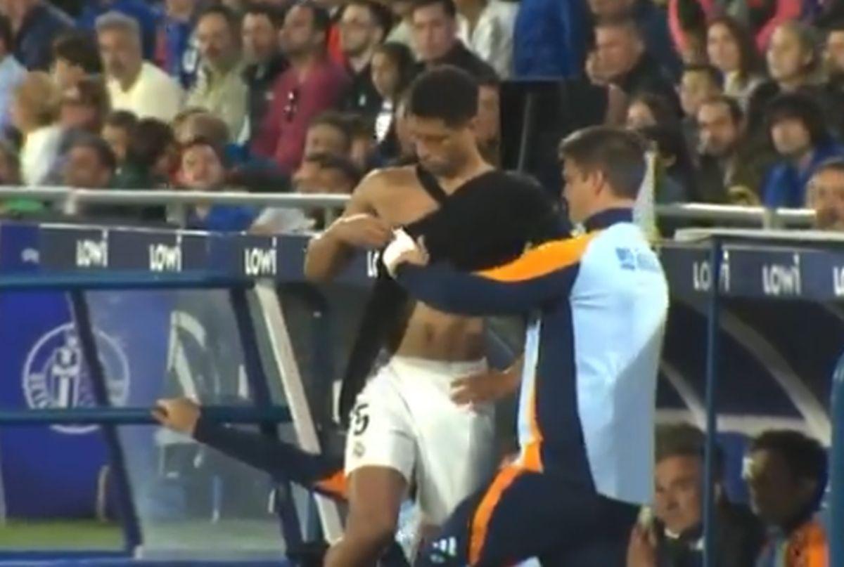 Ce trebuie să facă Jude Bellingham înainte de fiecare meci pentru a evita o pauză de 3 luni » Fanii lui Real Madrid îl roagă să se opereze