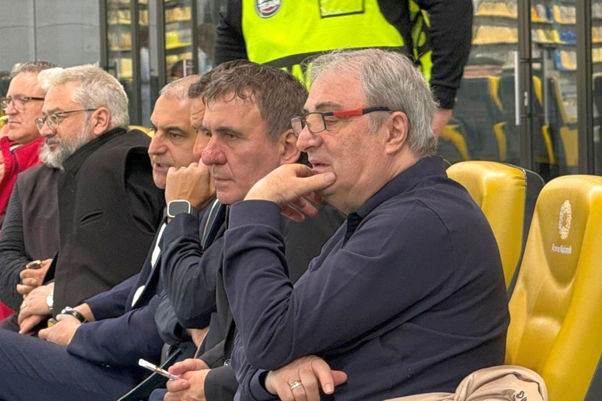 Gică Hagi a venit și la FCSB - Petrolul » Cine l-a însoțit pe selecționer