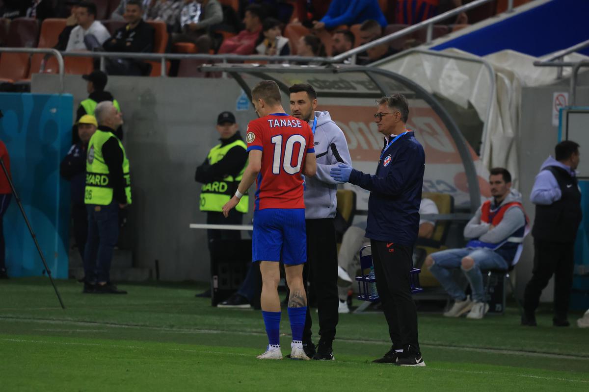 Imagini din meci FCSB - Petrolul // foto: Ionuț Iordache și Andrei Furnigă
