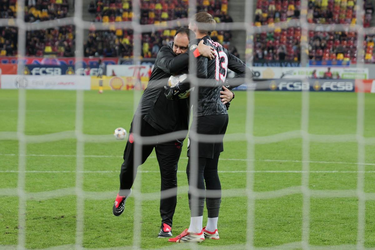Imagini din meci FCSB - Petrolul // foto: Ionuț Iordache și Andrei Furnigă
