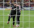 Matei și Marius Popa, la pauza meciului dintre FCSB și Petrolul