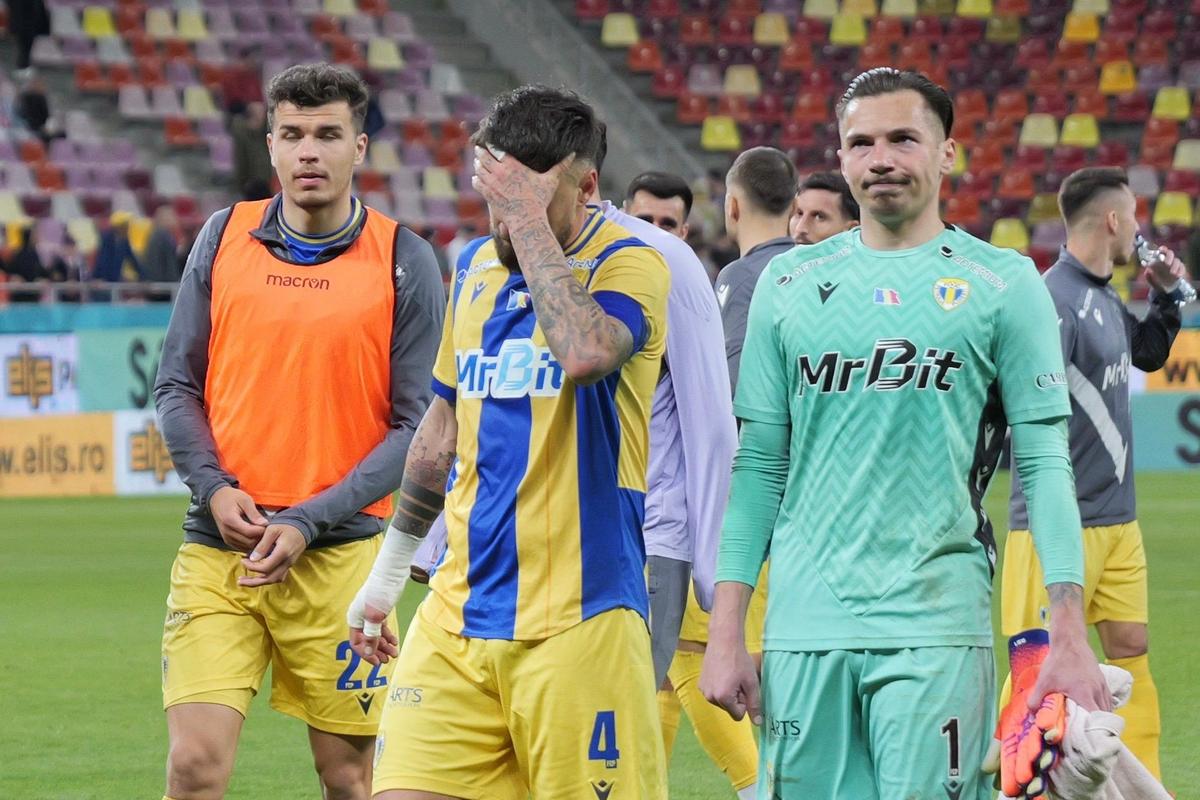 Ce s-a întâmplat la finalul partidei FCSB - Petrolul! Gestul fair-play remarcat de reporterii GSP