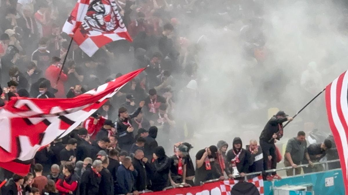 Fanii Craiovei nu s-au liniștit: noi scandări rasiste în meciul cu Dinamo