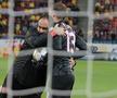 Matei și Marius Popa, la pauza meciului dintre FCSB și Petrolul