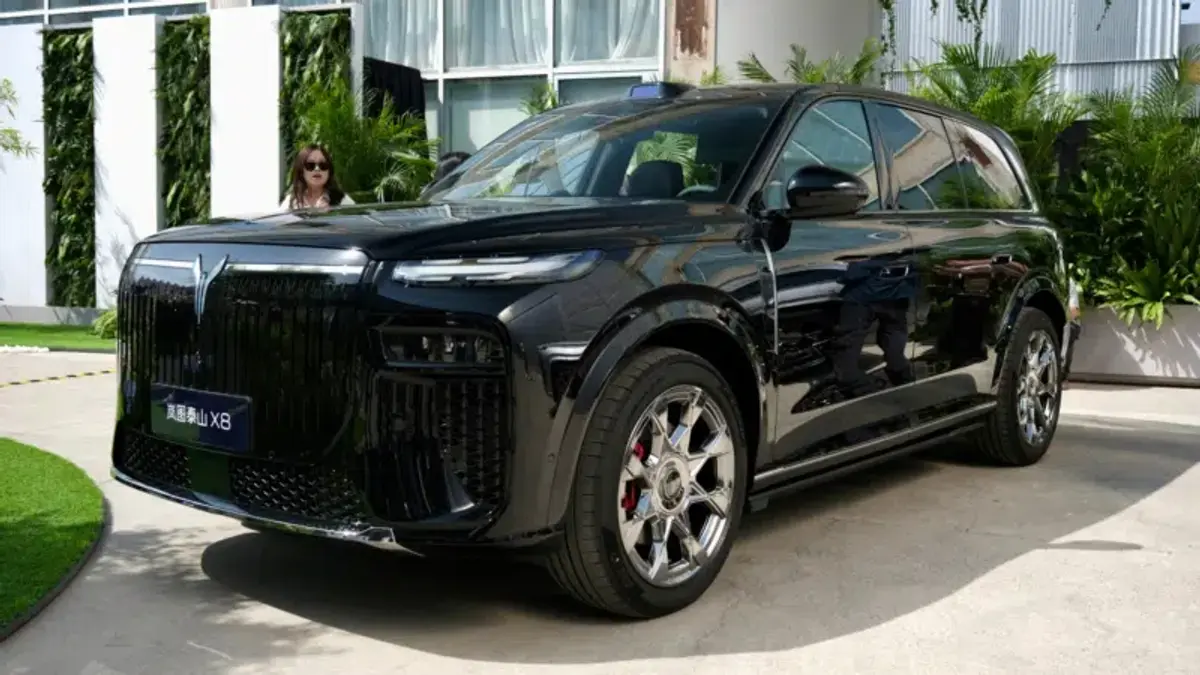 Chinezii au prezentat „Rolls-Royce-ul de pe Temu” » Prețul este de 10 ori mai mic